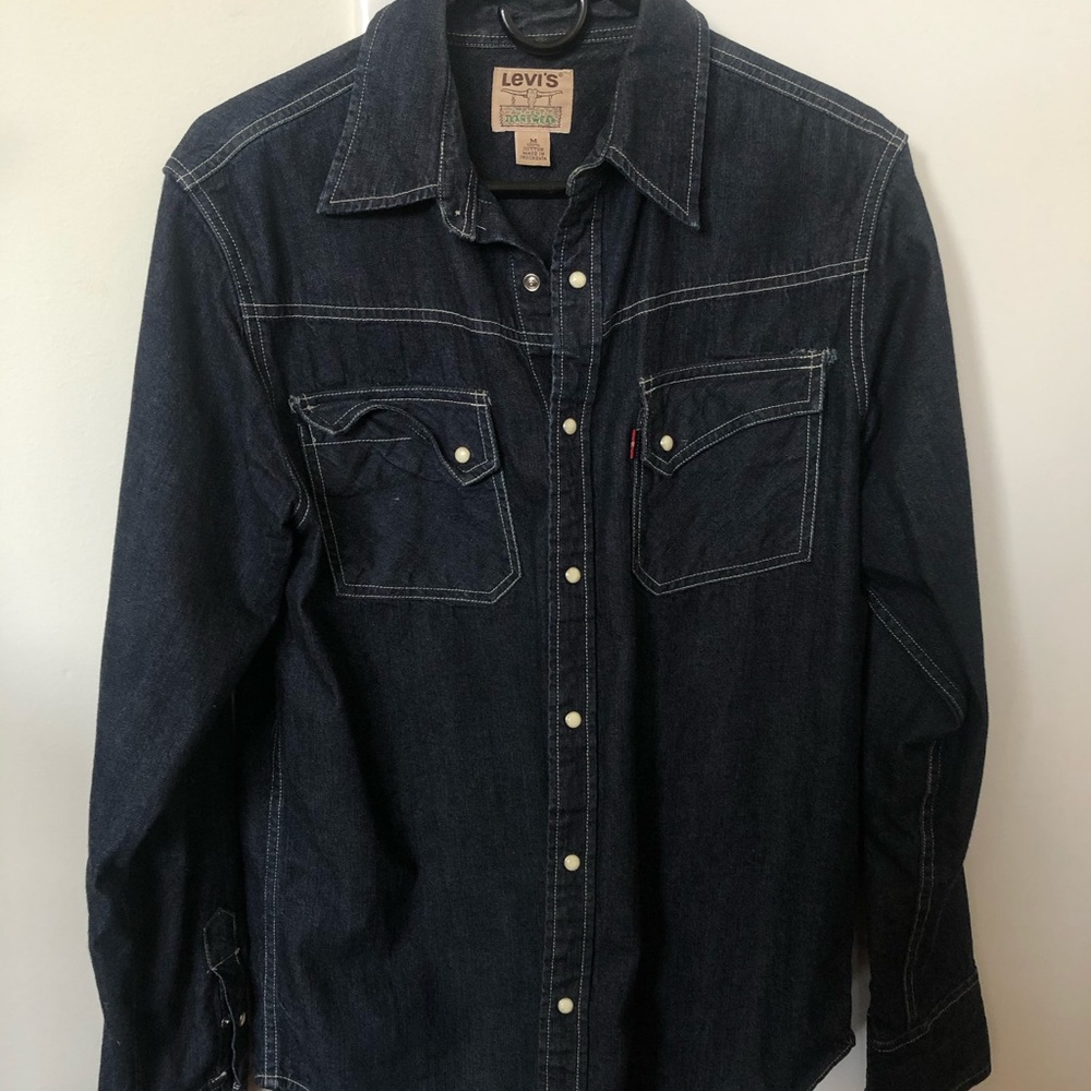 Levi’s denim shirt men’s Medium